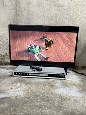 Magnavox MWD7006 DVD CD Player Remote AV Cables Tested